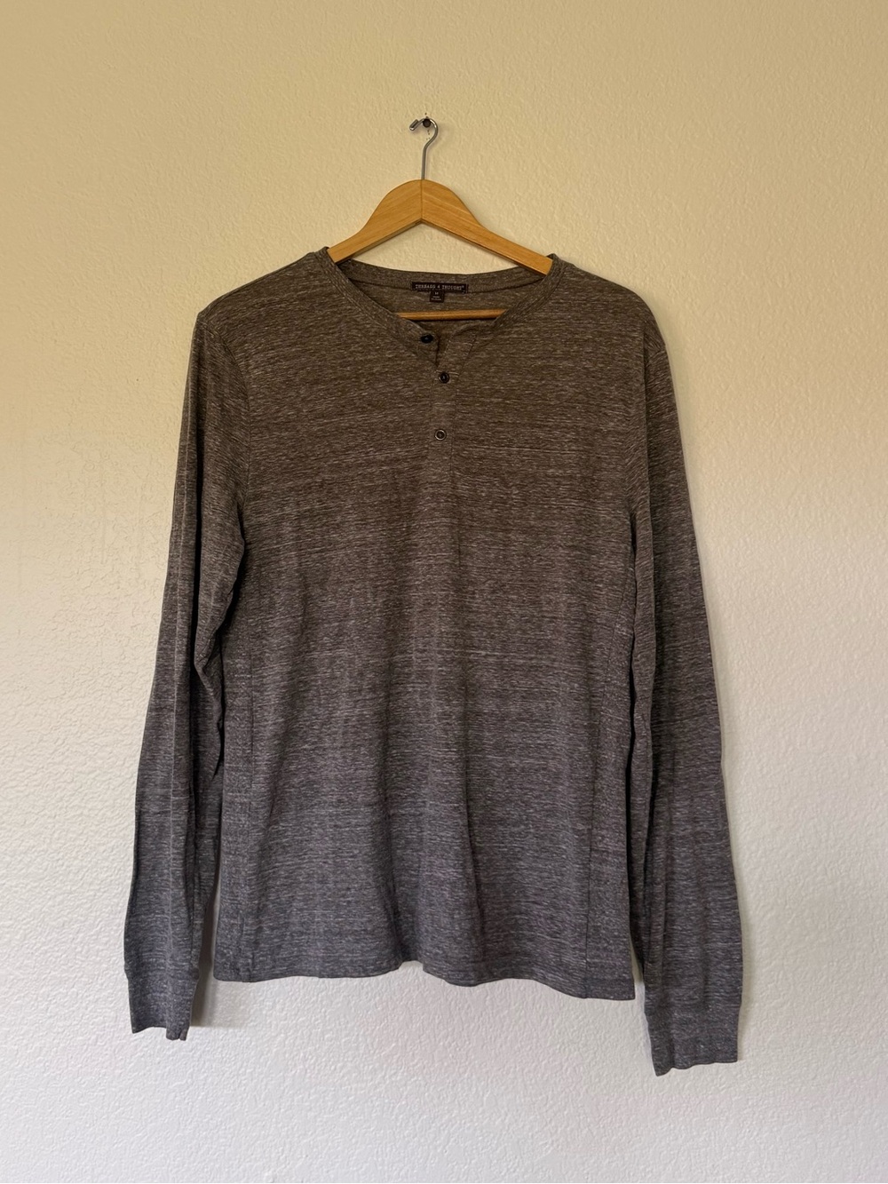 Threads 4 Thought Men's Heather Gray Long-Sleeve Henley